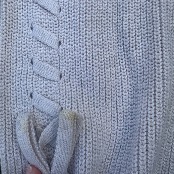 american eagle v-neck cream knit sweater with sleeves and ties - Picture 8 of 9